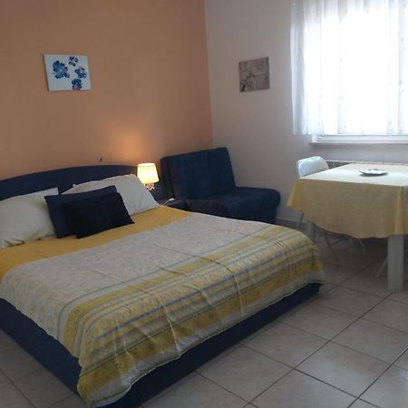 Beach Apartments Nemira Omiš Exterior foto