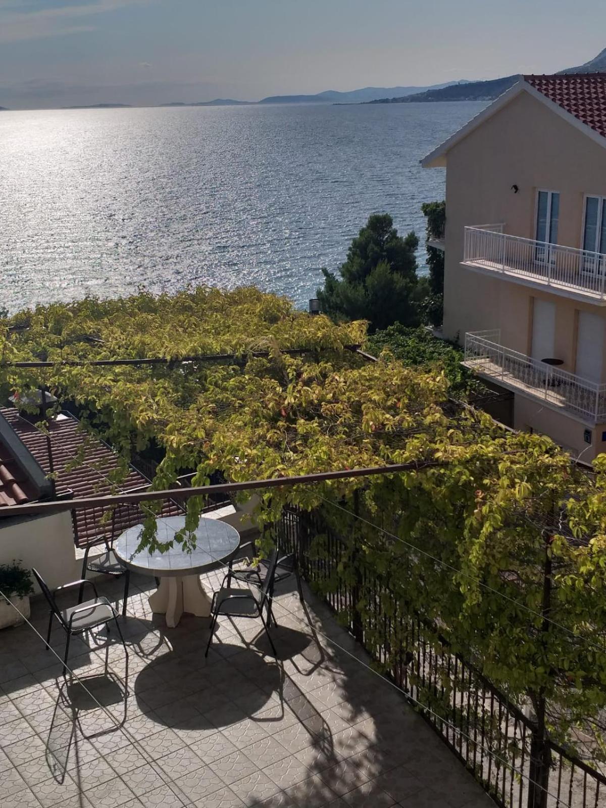 Beach Apartments Nemira Omiš Exterior foto